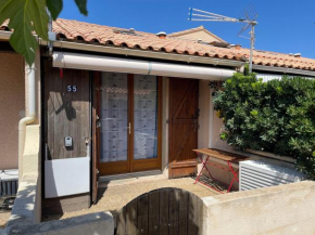 Maisonnette RDC + mezzanine au bord de l’étang